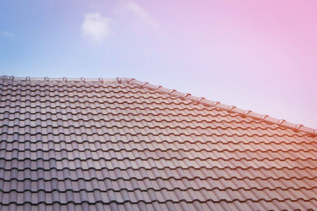 Large roof with tiles